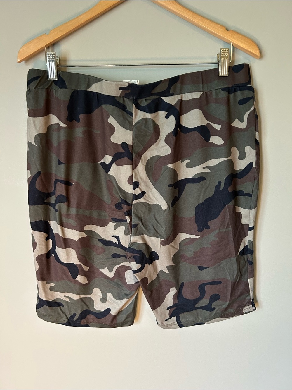 SHEIN Camouflage Print Shirt Jacket in Green and Brown